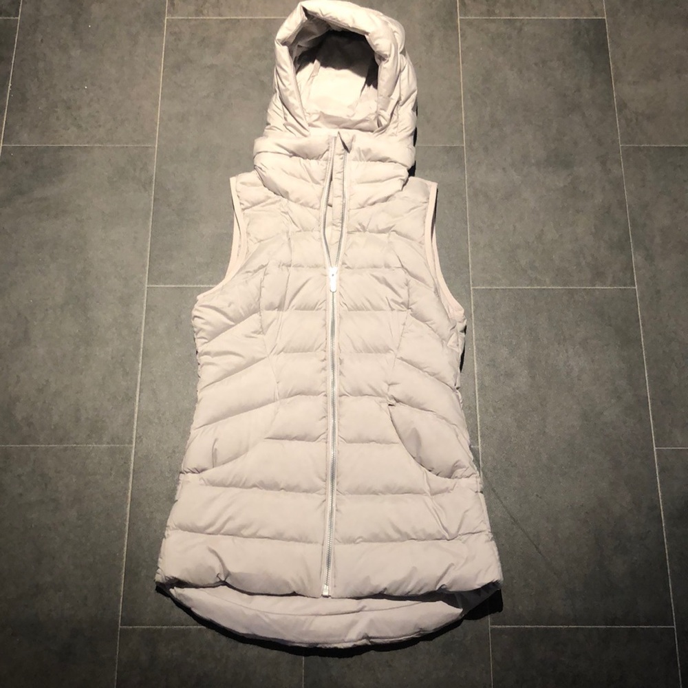 Lululemon Puffer Vest w/ removable hood.